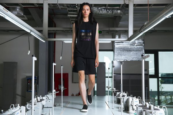 Stylish and Functional Women's Raincoats to Elevate Your UK Fashion Game